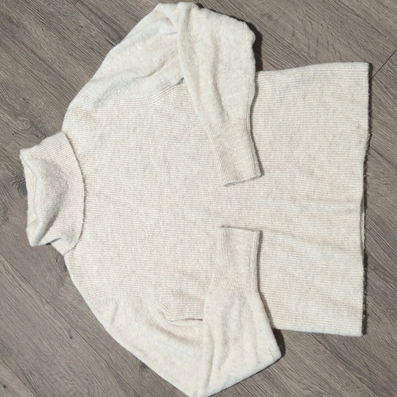 Banana Republic wool blend essential minimalist turtleneck sweater - Picture 1 of 8